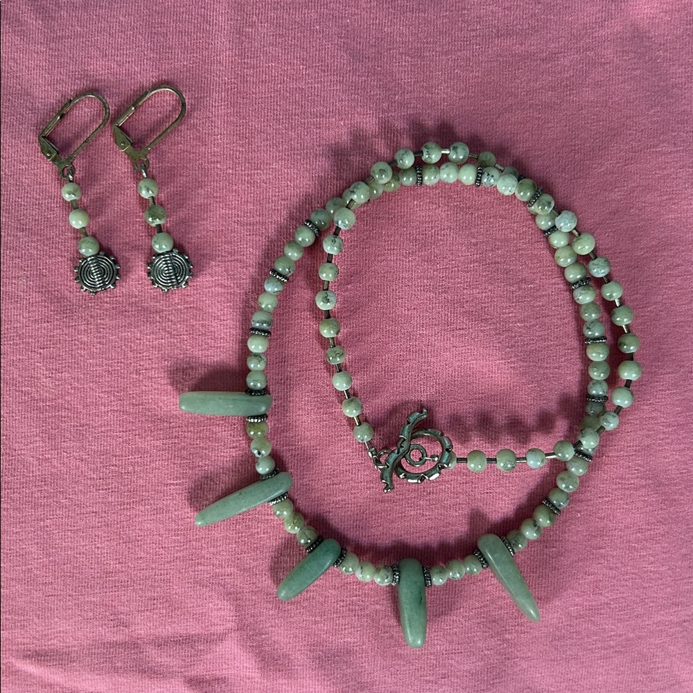 Jade(ite) & Silver beaded necklace & earrings